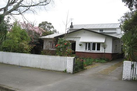 Photo of property in 17 Batt Street, West End, Palmerston North, 4410