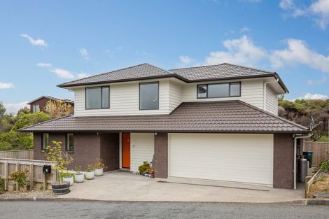 Photo of property in 13 Cosgrove Rise, Riverstone Terraces, Upper Hutt, 5018