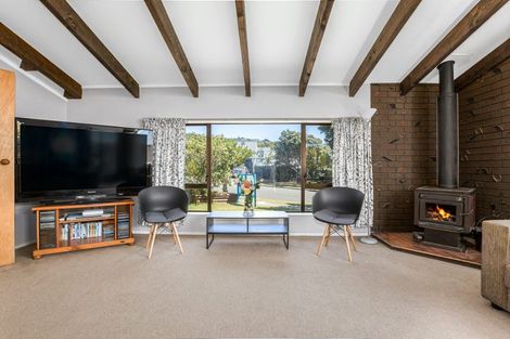 Photo of property in 23 Exploration Way, Whitby, Porirua, 5024
