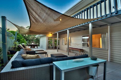 Photo of property in 19 Wirihana Road, Titirangi, Auckland, 0604