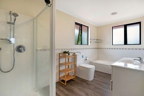 Photo of property in 71 Nielsen Gardens, Rototuna, Hamilton, 3210