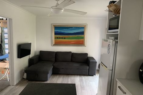 Photo of property in 7 Minaret Drive, Bucklands Beach, Auckland, 2014