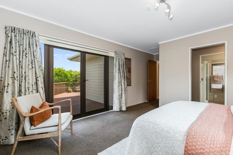 Photo of property in 5 The Top Gallant, Whitby, Porirua, 5024