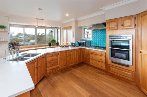 Photo of property in 36 Charles Dickens Drive, Mellons Bay, Auckland, 2014