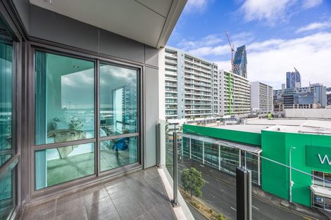 Photo of property in 6 Lancelot Road, Orewa, 0931