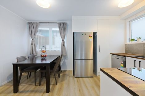 Photo of property in 31 Glenbervie Crescent, Massey, Auckland, 0614