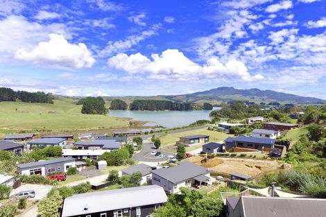 Photo of property in 8e Harakeke Place, Raglan, 3225