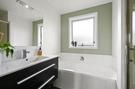 Photo of property in 78 Amanda Avenue, Dinsdale, Hamilton, 3204