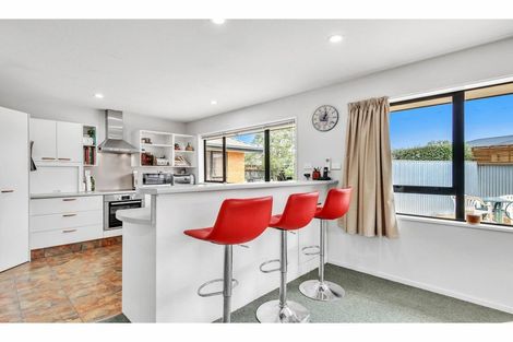 Photo of property in 6 Mclean Place, Woodend, 7610