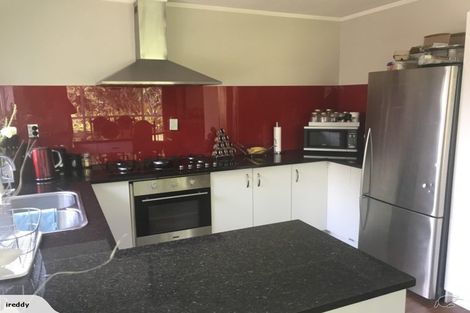 Photo of property in 24 Randwick Place, Randwick Park, Auckland, 2105