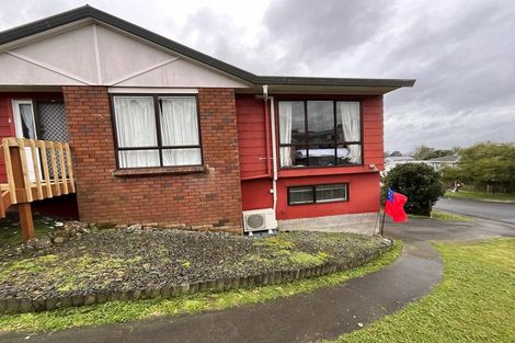 Photo of property in 13 Kearney Place, Massey, Auckland, 0614