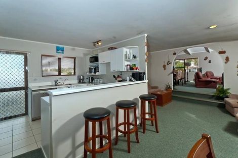 Photo of property in 19 Topliss Drive, Northcross, Auckland, 0632