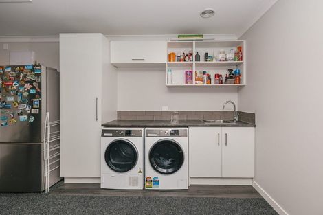 Photo of property in 1 Waimarama Court, Roslyn, Palmerston North, 4414