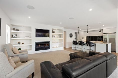Photo of property in 36 Boocock Crescent, Orewa, 0931