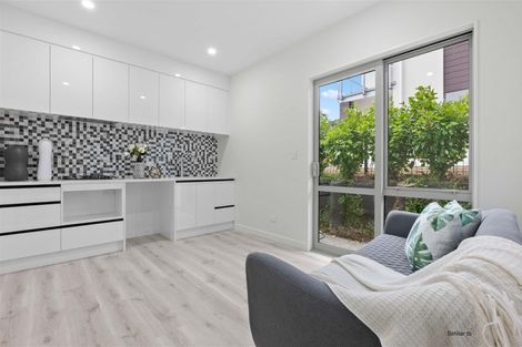 Photo of property in 60 Twin Parks Rise, Papakura, 2110