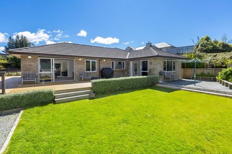 Photo of property in 1 Mckenzie Way, Timberlea, Upper Hutt, 5018