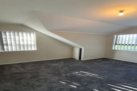 Photo of property in 2 Westpark Drive, West Harbour, Auckland, 0618