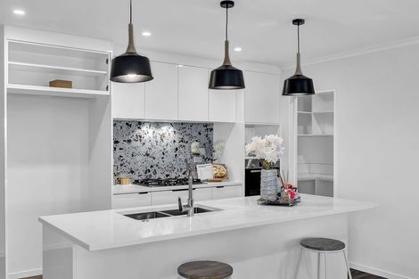 Photo of property in 8 Viv Green Place, Pokeno, 2402