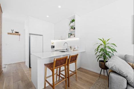 Photo of property in 6 Titoki Close, Matakana, Warkworth, 0985