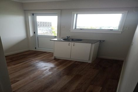 Photo of property in 25 Crownhill Street, Spotswood, New Plymouth, 4310