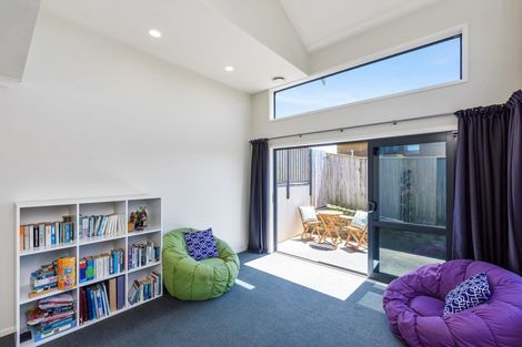 Photo of property in 15 Metzenthin Close, Raumati South, Paraparaumu, 5032