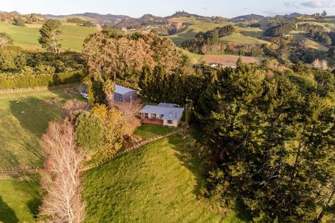 Photo of property in 35 Shady Lane, Welcome Bay, Tauranga, 3175