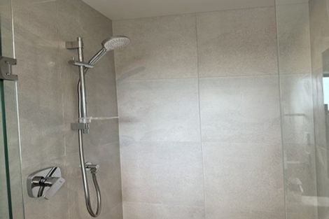 Photo of property in 2/77 Glenmore Road, Sunnyhills, Auckland, 2010