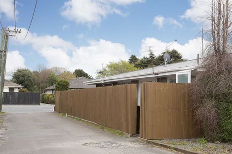 Photo of property in 2/9 Curletts Road, Sockburn, Christchurch, 8042