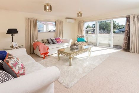 Photo of property in 2/7 Gossamer Drive, Pakuranga Heights, Auckland, 2010