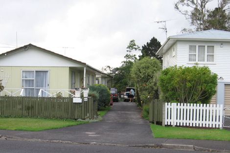 Photo of property in 2/322 Royal Road, Massey, Auckland, 0614