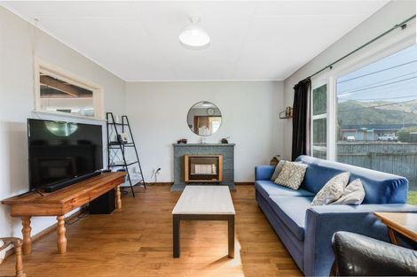 Photo of property in 32 Norfolk Street, Wainuiomata, Lower Hutt, 5014