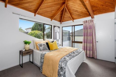 Photo of property in 1/6 Glucina Avenue, West Harbour, Auckland, 0618