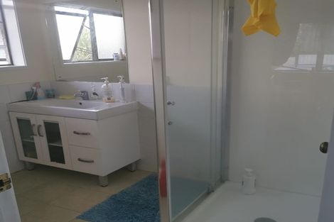 Photo of property in 1/52 Sunderlands Road, Half Moon Bay, Auckland, 2012