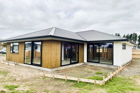 Photo of property in 4 Rayner Lane, Marton, 4710