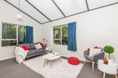 Photo of property in 19b Colchester Crescent, Newlands, Wellington, 6037