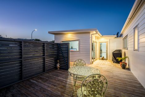 Photo of property in 15 Weka Street, Mangawhai, 0505