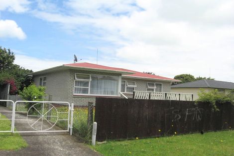 Photo of property in 42 Tairere Crescent, Rosehill, Papakura, 2113