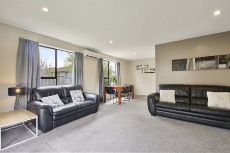 Photo of property in 2/21 Dunedin Street, Redwood, Christchurch, 8051