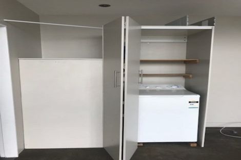 Photo of property in 7 Crawford Green, Miramar, Wellington, 6022