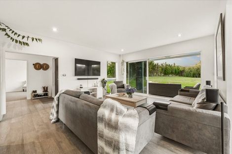 Photo of property in 1 Ngaire Close, Wainui, Silverdale, 0994