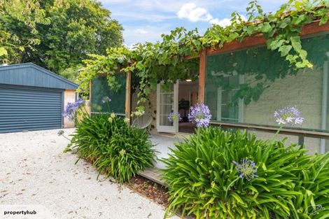 Photo of property in 271 Fifield Terrace, Opawa, Christchurch, 8023