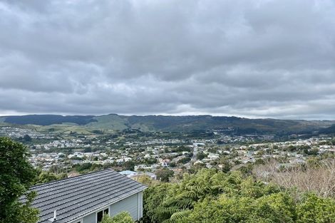 Photo of property in 35 Westhaven Drive, Tawa, Wellington, 5028