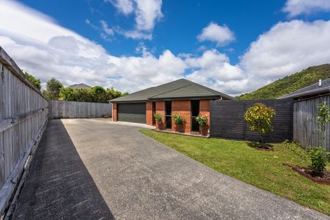 Photo of property in 17 Ormrod Grove, Riverstone Terraces, Upper Hutt, 5018