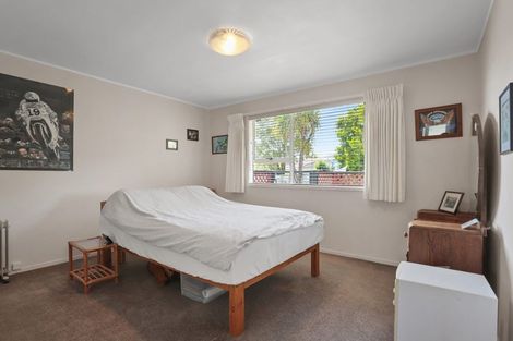 Photo of property in 2/21b Mildmay Road, Henderson, Auckland, 0610