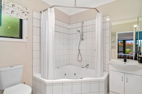 Photo of property in 27 Mavora Road, Lake Hayes, Queenstown, 9304