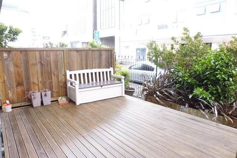 Photo of property in 18/3 Kelvin Grove, Te Aro, Wellington, 6011