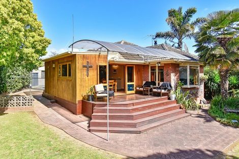 Photo of property in 13 Omana Road, Papatoetoe, Auckland, 2025
