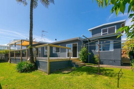Photo of property in 16 Saint Ives Grove, Whalers Gate, New Plymouth, 4310