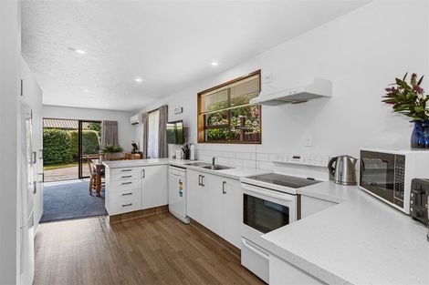 Photo of property in 5a Banff Place, Avonhead, Christchurch, 8042