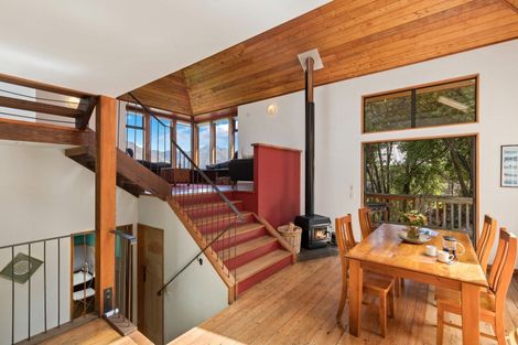 Photo of property in 10 Mckerrow Place, Sunshine Bay, Queenstown, 9300